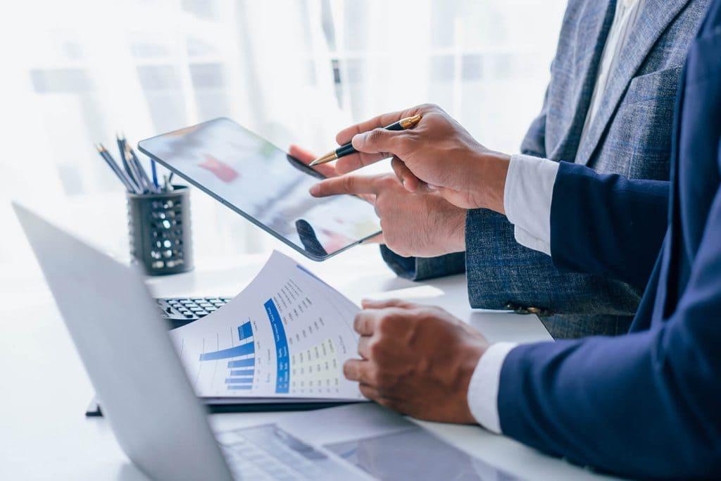 Innovative Logistics Solutions: Insights from ConceptFlowCenter Experts